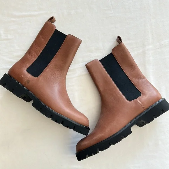 J Crew Gwen lug-sole high-shaft Chelsea boots in leather Item BA187 10 1/2 - Picture 3 of 4